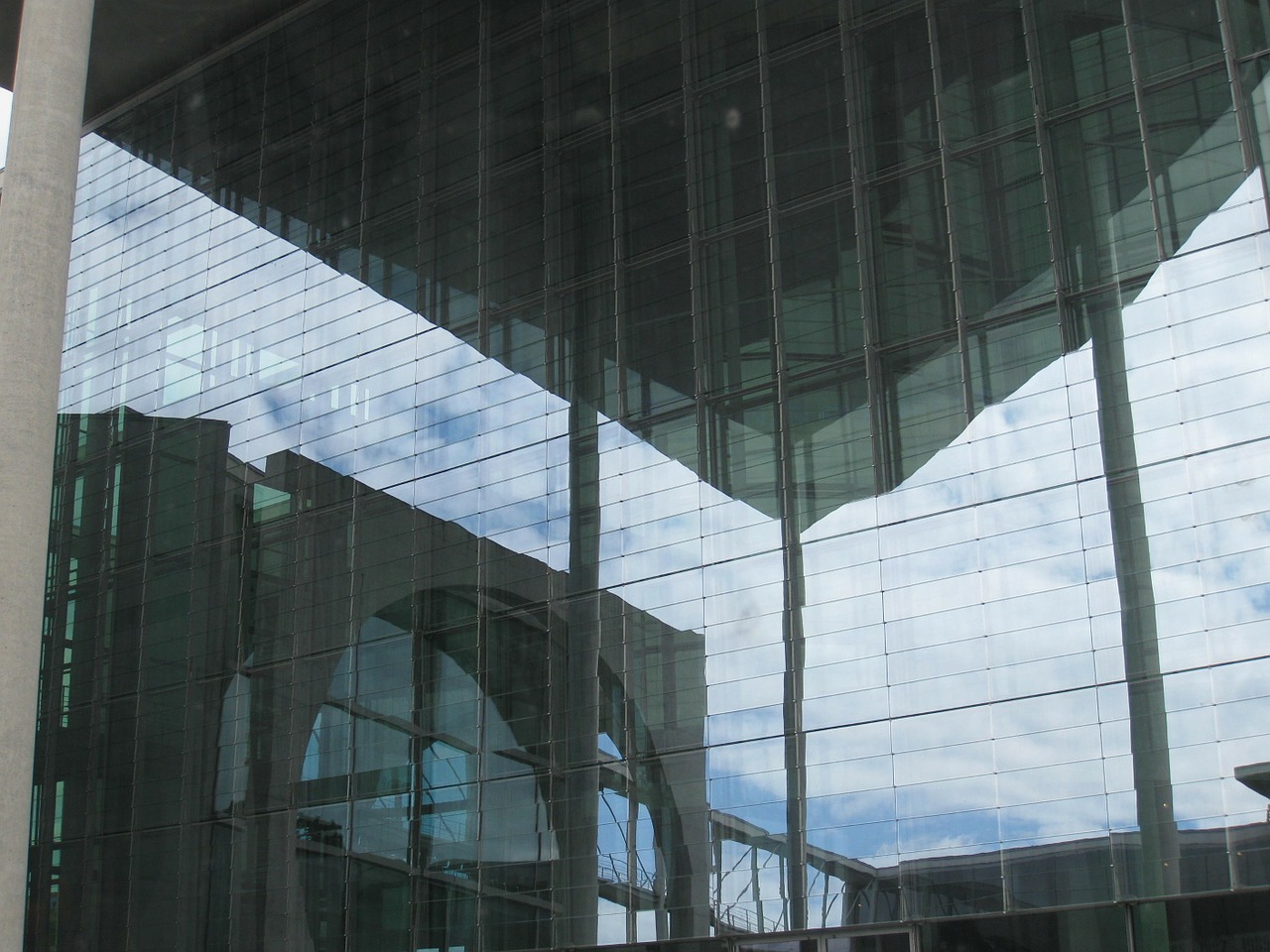 Glasfassade des Bundeskanzleramtes