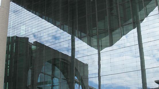 Glasfassade des Bundeskanzleramtes